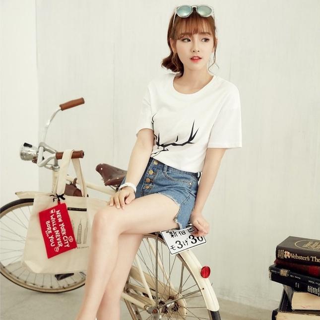 Áo Thun Nữ Màu Trắng Tay Ngắn Họa Tiết Sừng Nai ATN482 - J.A Shop