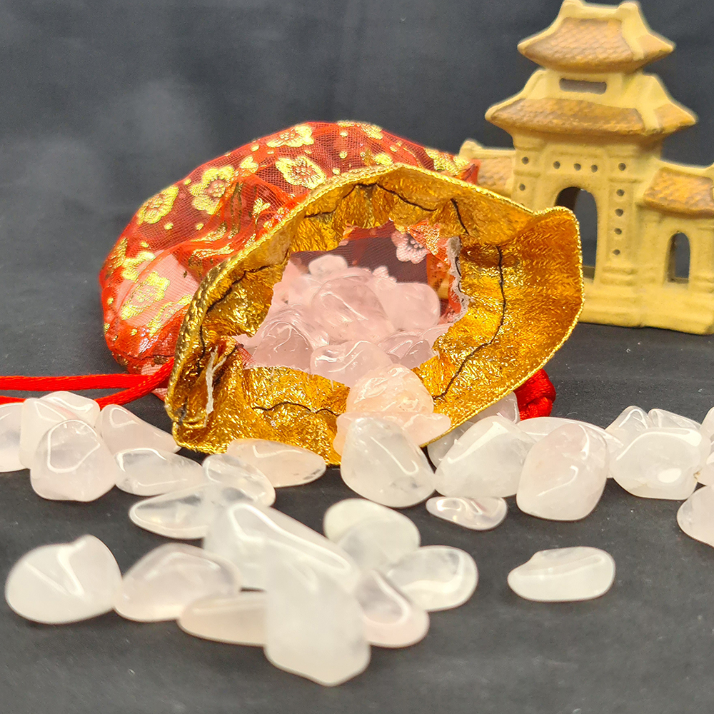 Túi Quà Tặng Tài Lộc Đá Thạch Anh Hồng - 100g - Mx - Hợp Mệnh Thổ, Hoả