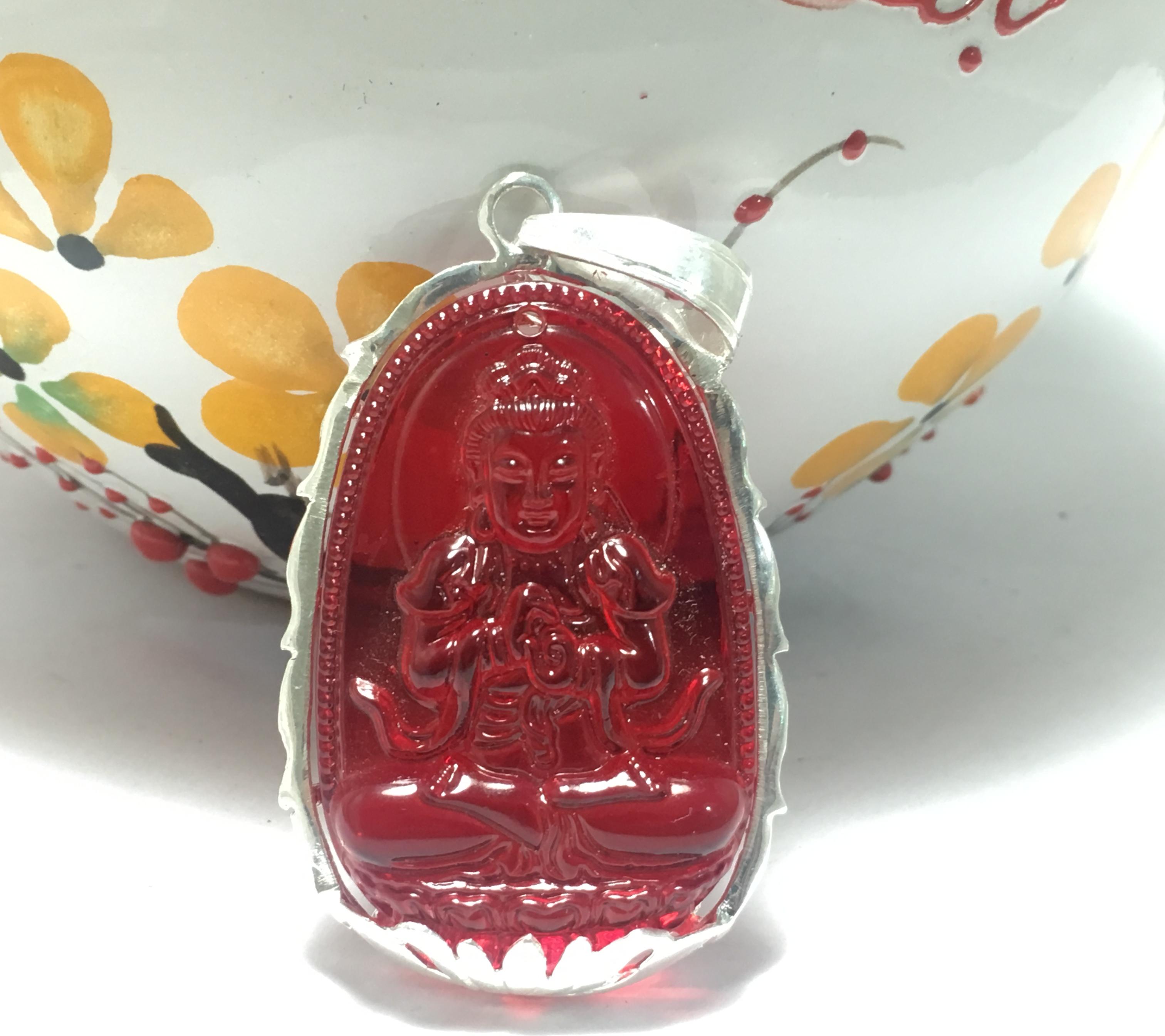 Mặt dây chuyền nam bản mệnh ngài Như Lai Đại Nhật màu đỏ bọc đài sen bạc cho người tuổi Thân - Tuổi Mùi Bạc QTJ - MBM19