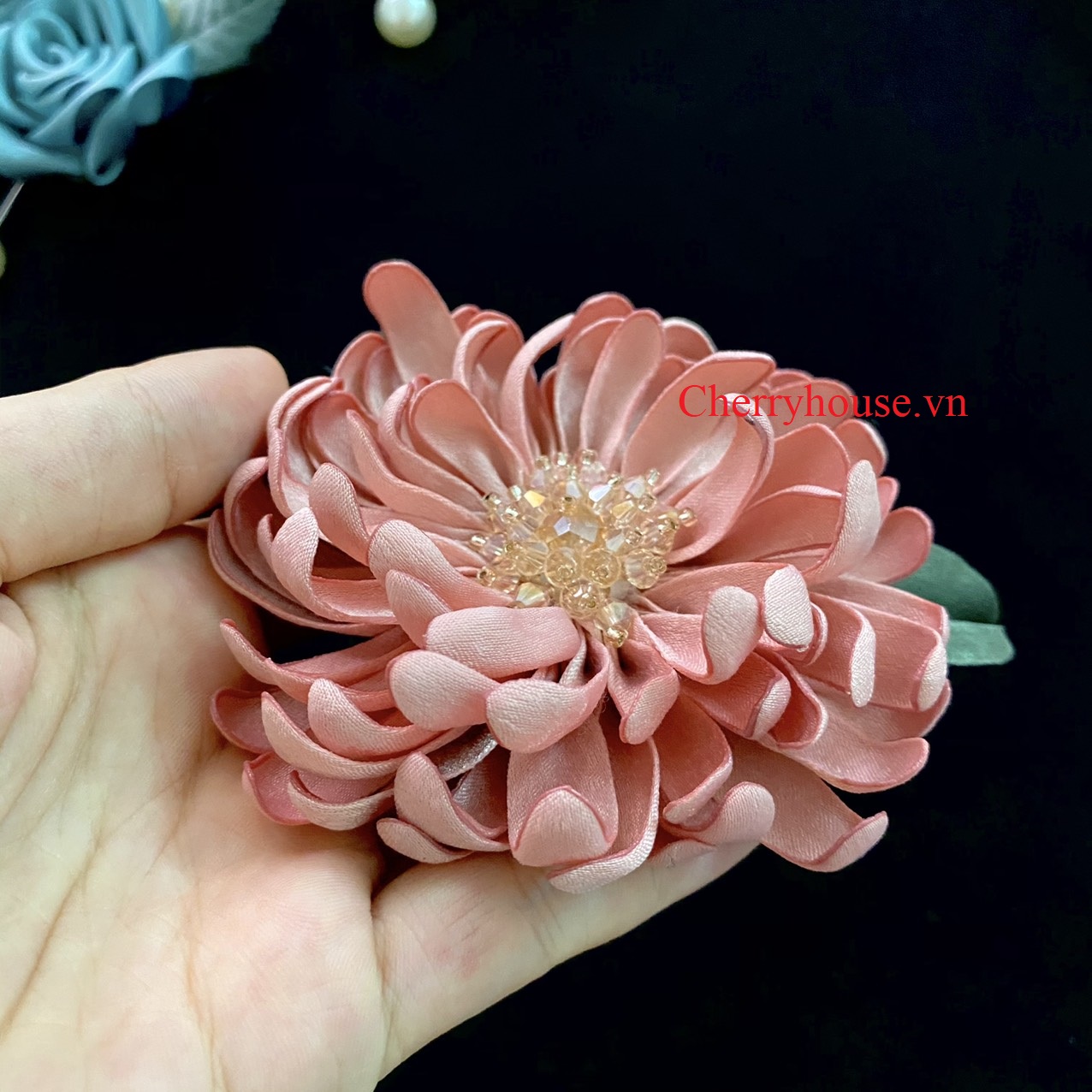 Hoa cài áo - Ghim tag cài áo Hoa cúc 3D Vải gấm cao cấp