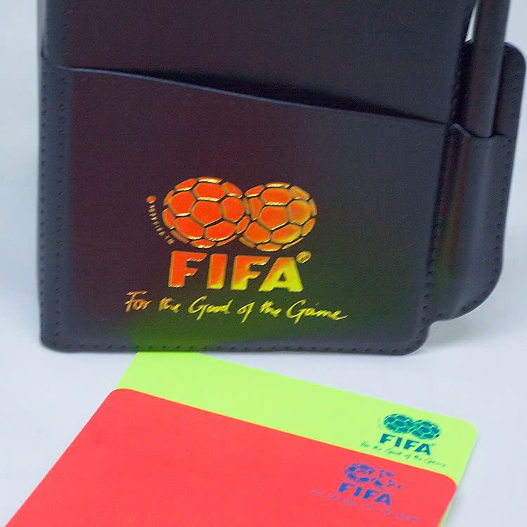 Thẻ trọng tài FiFa Gồm có Bao da, 2 thẻ, bút, Giấy note