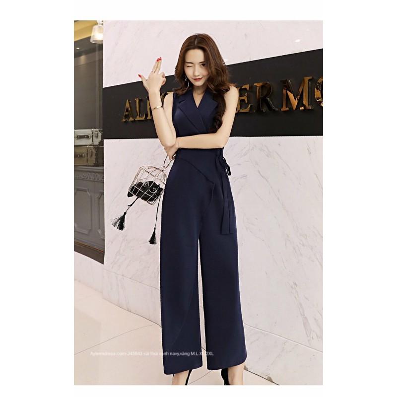 Jumpsuit ống rộng cổ vest cột dây eo sát nách