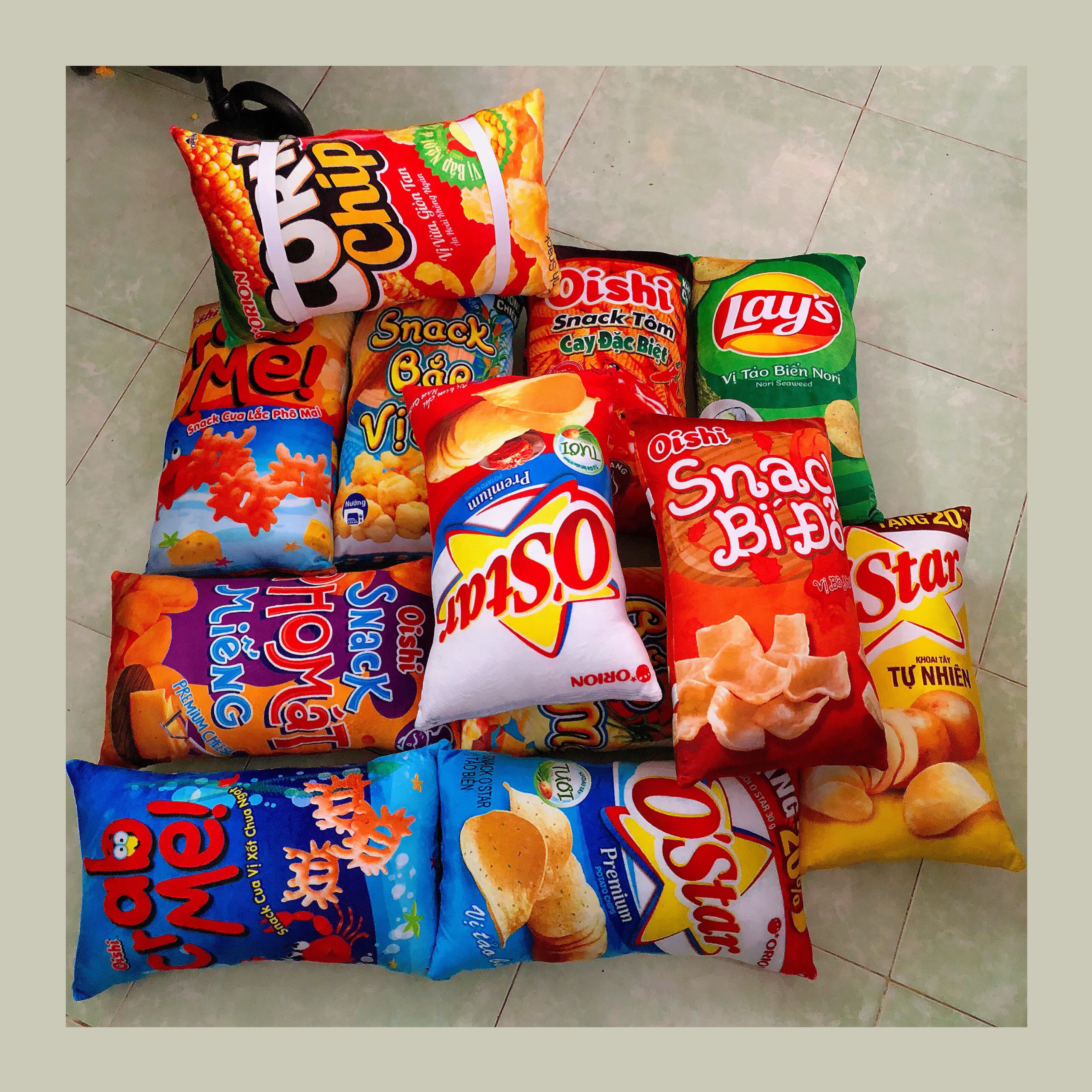 Gối đi xe máy an toàn bánh Snack cho bé