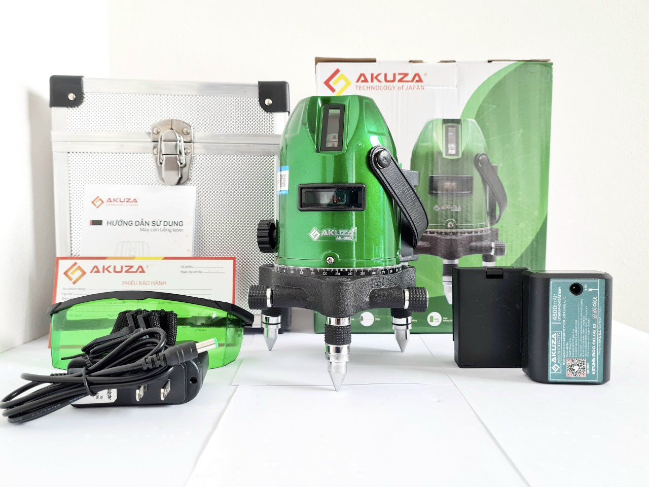 Máy cân bằng laser 5 tia xanh Akuza 686D