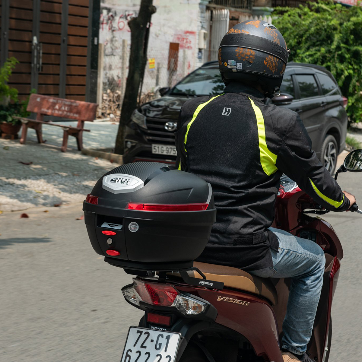 Thùng Givi B270N - 27 Lít (Kèm Ốc + Đế lắp đặt), phù hợp cho xe Honda, Yamaha, Suzuki,..