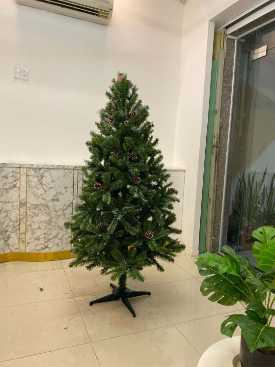 Cây thông noel 3 loại lá gắn trái thông cao 180cm