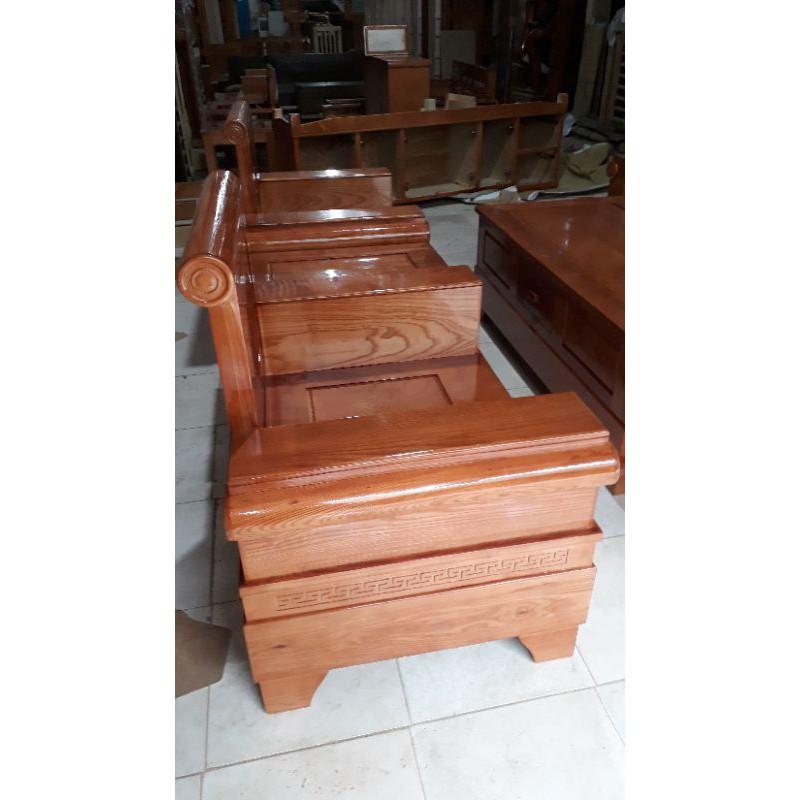 Bàn ghế phòng khách bằng gỗ sồi