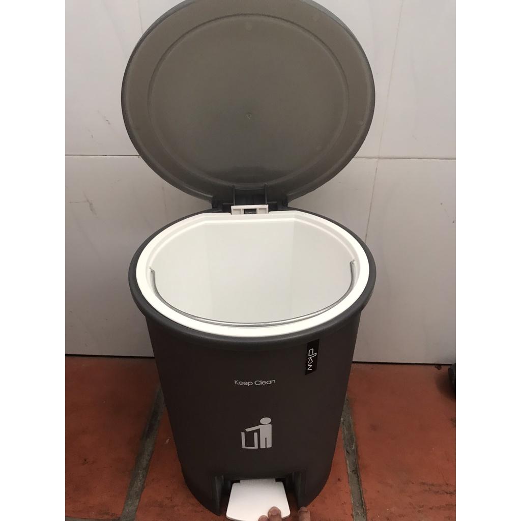 Thùng Rác Nhựa Đạp Chân Giá Rẻ DKW 10 Lít (Thái Lan