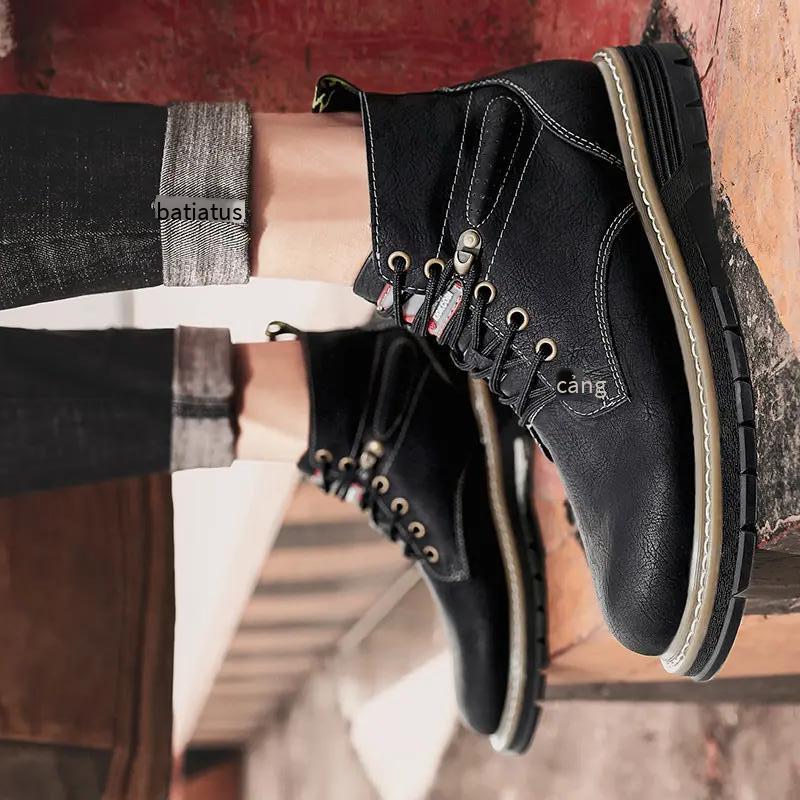 Phong cách mới nhất của giày bốt Martin phiên bản Hàn Quốc giày lưới màu đỏ khuyên dùng cho các cặp đôi giày công sở