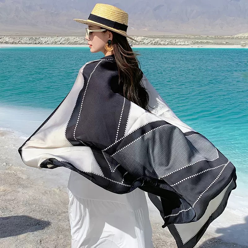 KHĂN CHOÀNG LỤA DÁNG DÀI CỰC SANG PHONG CÁCH TÂY ÂU SANG XỊN MỊN MÃ 09