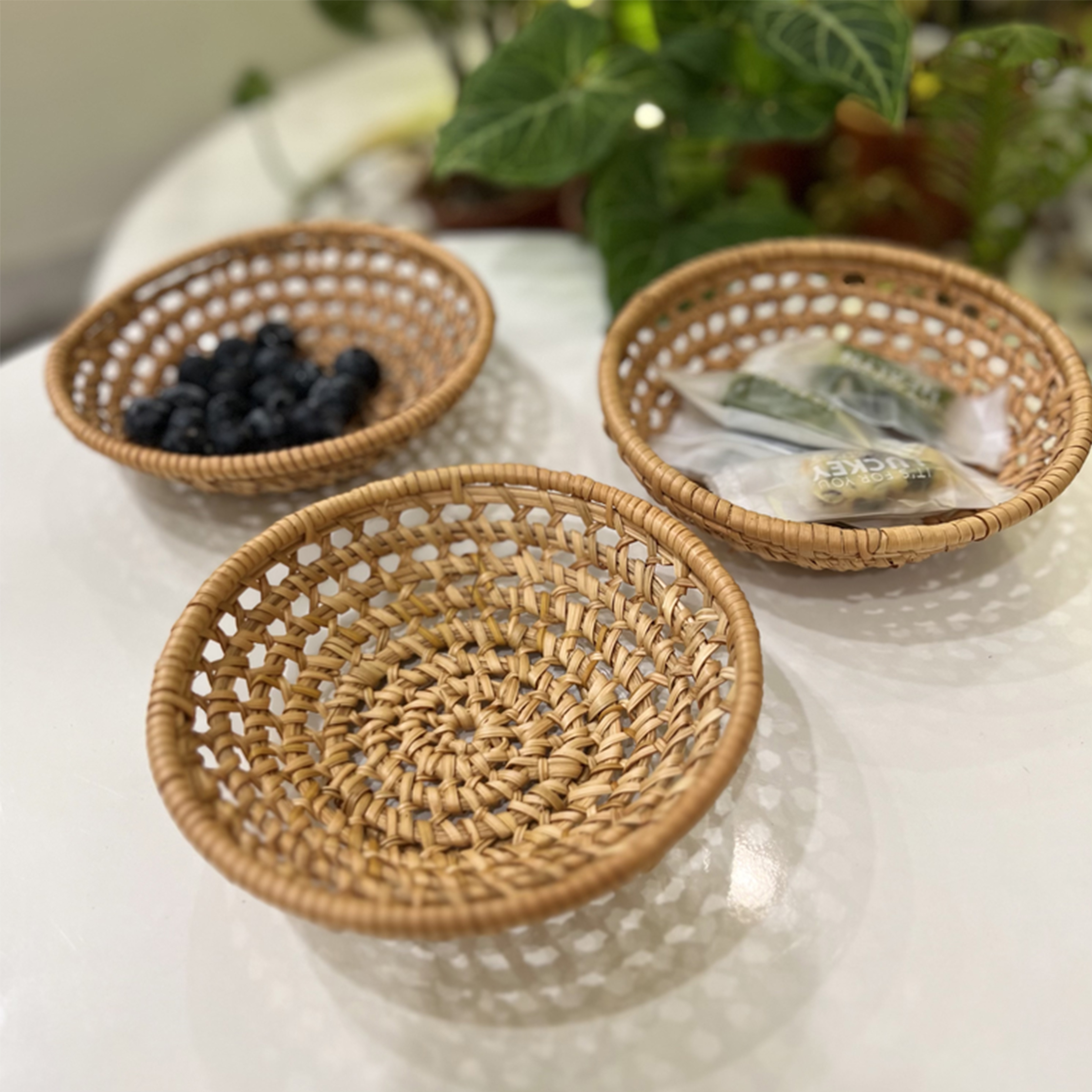 Khay mây tròn URSPACE đựng trái cây, bánh mứt, trang trí decor/ ROUND RATTAN TRAY
