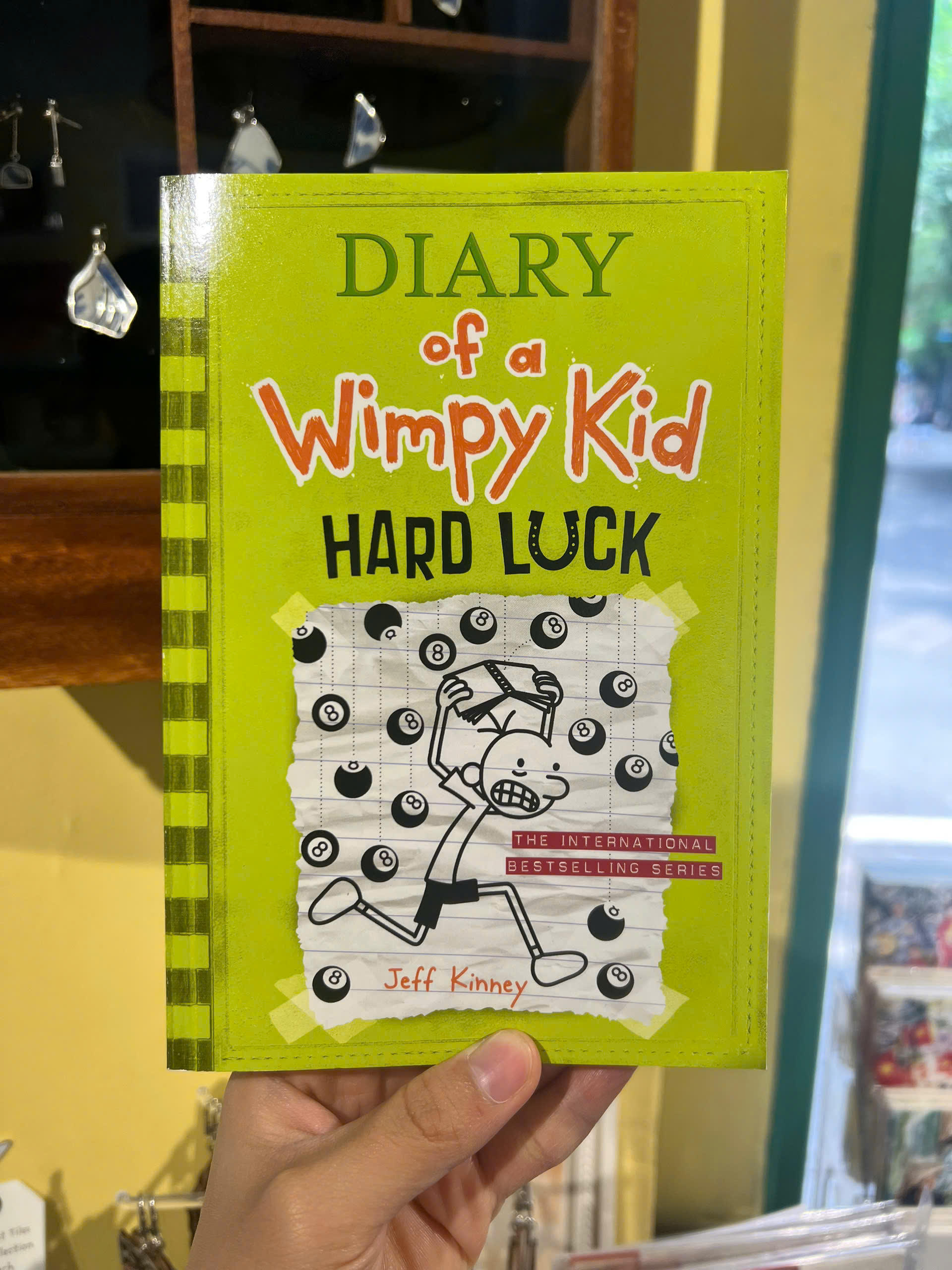 Sách - Diary of a Wimpy Kid: Hard Luck | Nhật ký Chú bé nhút nhát tiếng Anh / Sách Thiếu nhi