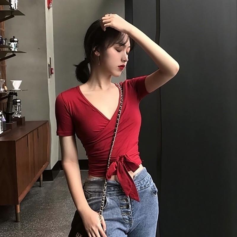 Áo Thun Ngắn Tay Cổ Chữ V Phối Ren