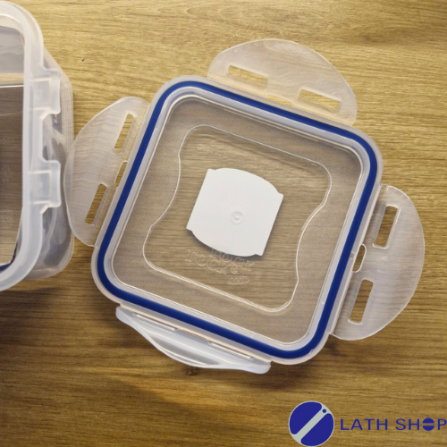 Hộp Bảo Quản Classic Lock&Lock Hình Vuông, Khóa 4 Cạnh, Nắp Có Silicone Kín Hơi, Dùng Trong Lò Vi Sóng HPL850-420ml - Hàng Chính Hãng