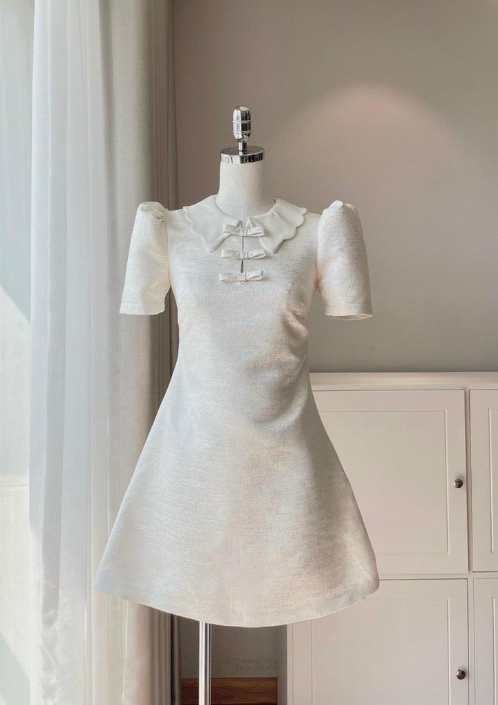Đầm xoè tafta vân đá cổ bèo