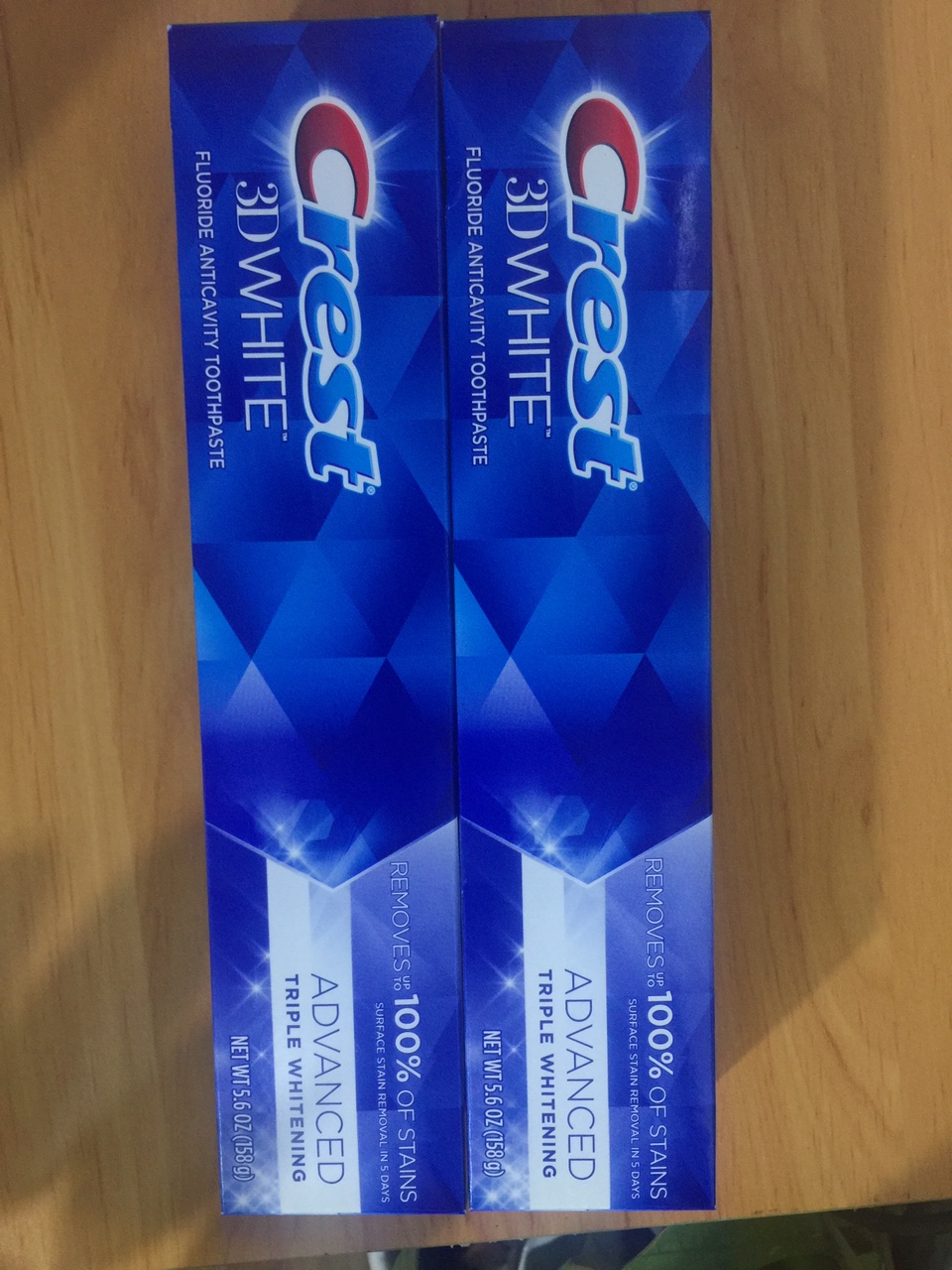 Combo 2 tuýp kem đánh răng Crest 3D White Advanced Triple Whitening Toothpaste 147g