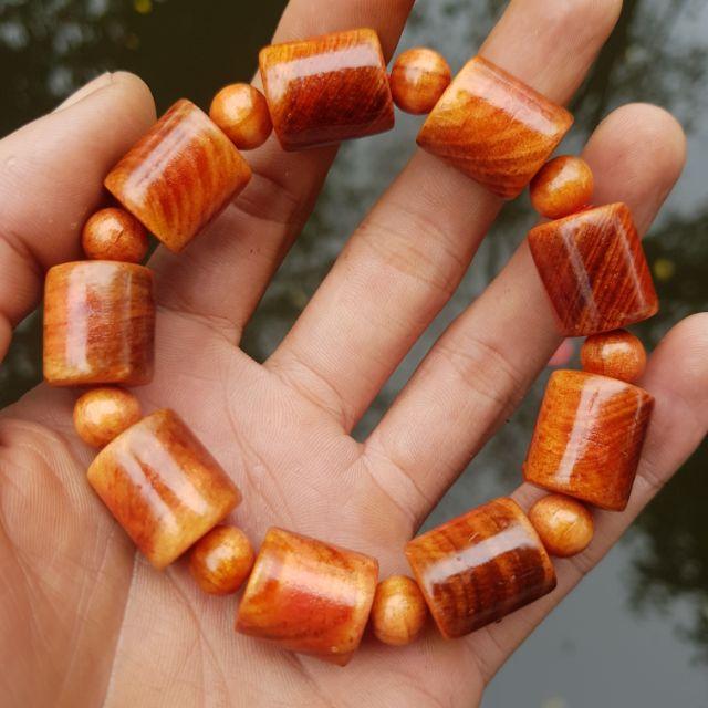 Vòng tay nam gỗ huyết long hạt tròn 14 m m