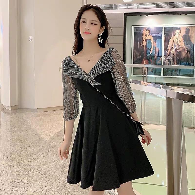 Váy đen phối ren xà cừ