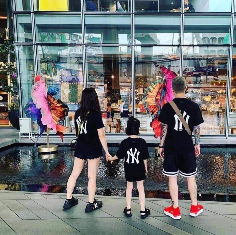 Áo Thun Gia Đình Màu Đen Trắng In Chữ NY