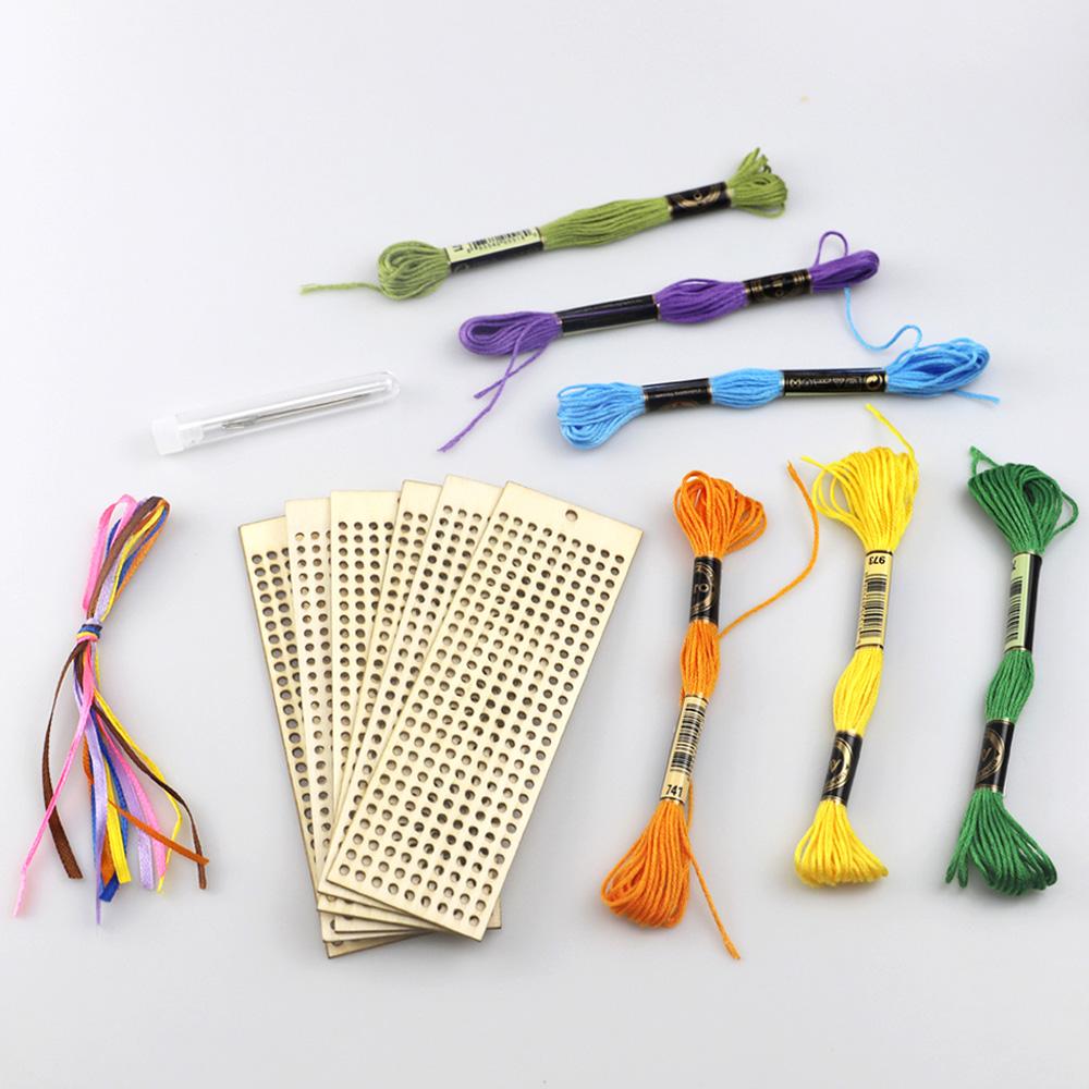 6 cái bookmark bằng gỗ với chỉ thêu màu