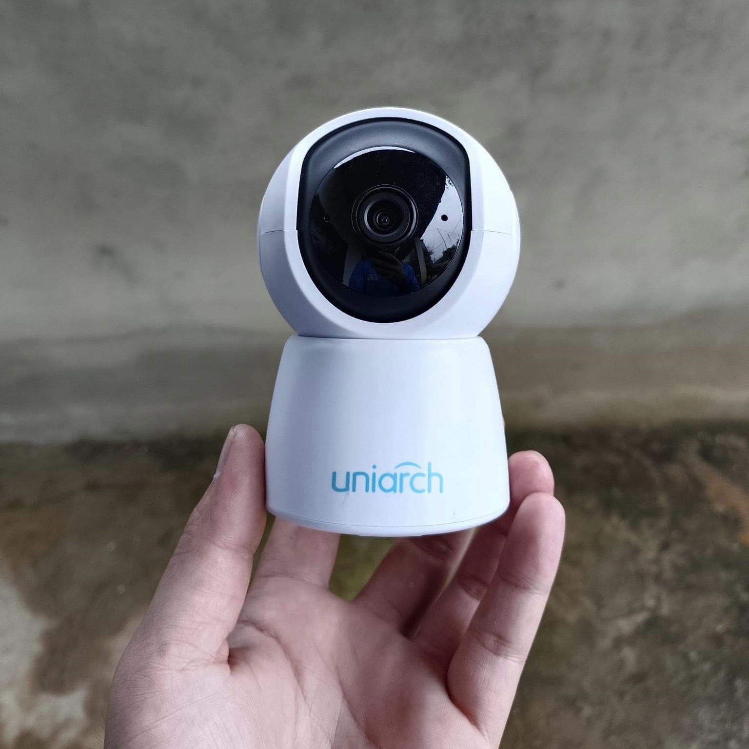 Camera IP Wifi Robot UNV Uniarch 1080P Uho-S2E đàm thoại 2 chiều, hỗ trợ tên miền P2P - Hàng chính hãng