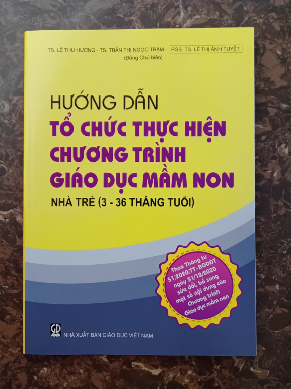 Sách - Combo Hướng dẫn tổ chức thực hiện chương trình Giáo dục mầm non mẫu giáo lớn (4 cuốn)