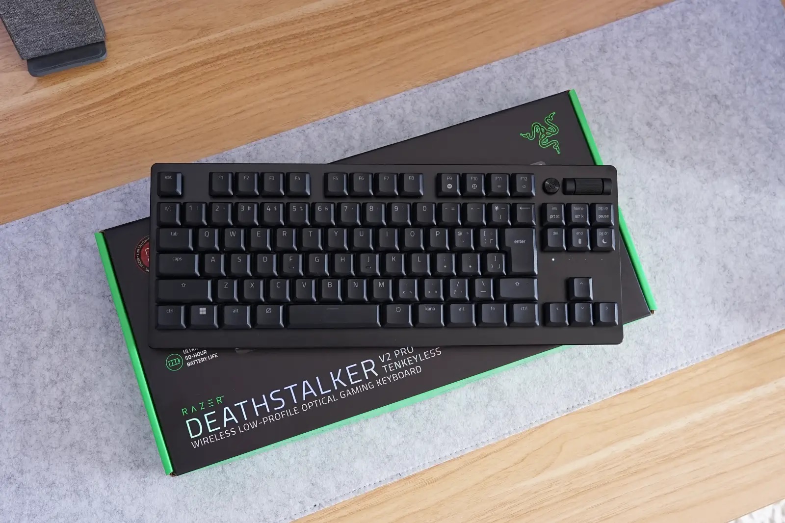 Bàn phím Razer DeathStalker V2 Pro Tenkeyless-Wireless Low Profile Optical Gaming Keyboard_Mới, hàng chính hãng