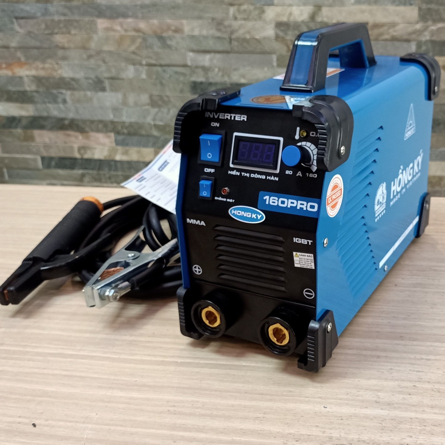 Máy hàn điện tử Hồng Ký MMA 160 PRO- thiết kế tinh xảo nhỏ gọn- sử dụng gia đình và công trình đều tốt