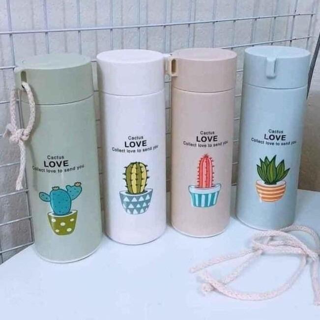 Bình Nước Thủy Tinh Bọc Nhựa Chịu Nhiệt Có Dây Xách- Họa Tiết Hoa Xương Rồng Đẹp Mắt