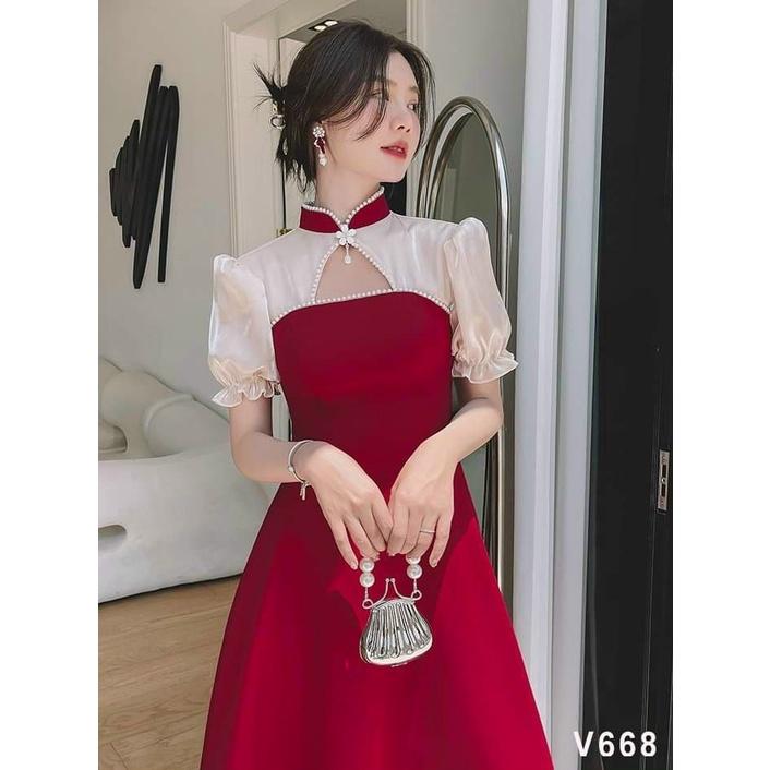 Đầm xoè đỏ tiểu thư cổ khoét ngực kèm phụ kiện