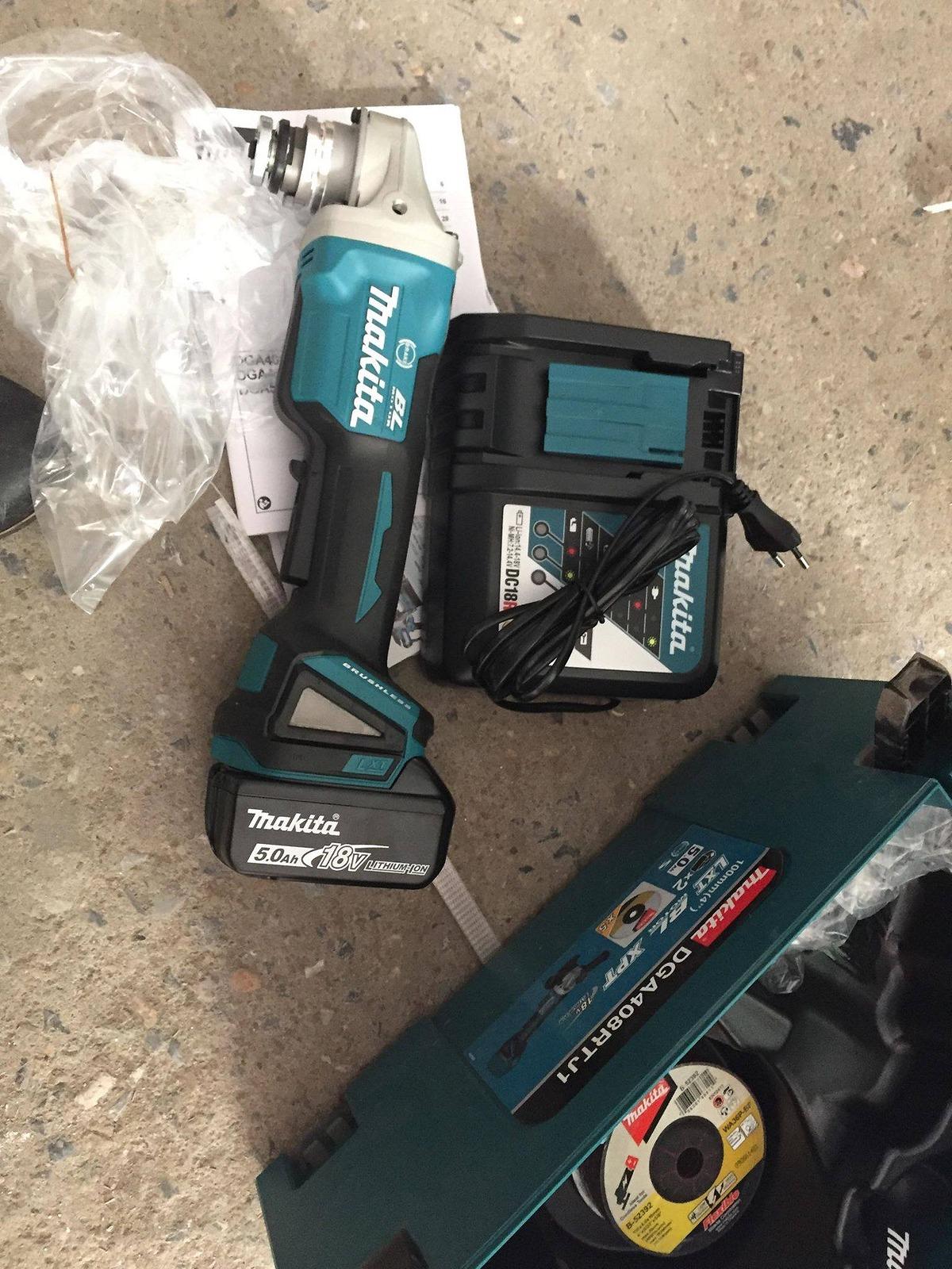 MÁY MÀI GÓC DÙNG PIN 100 MM 18V MAKITA DGA408RTJ1- HÀNG CHÍNH HÃNG