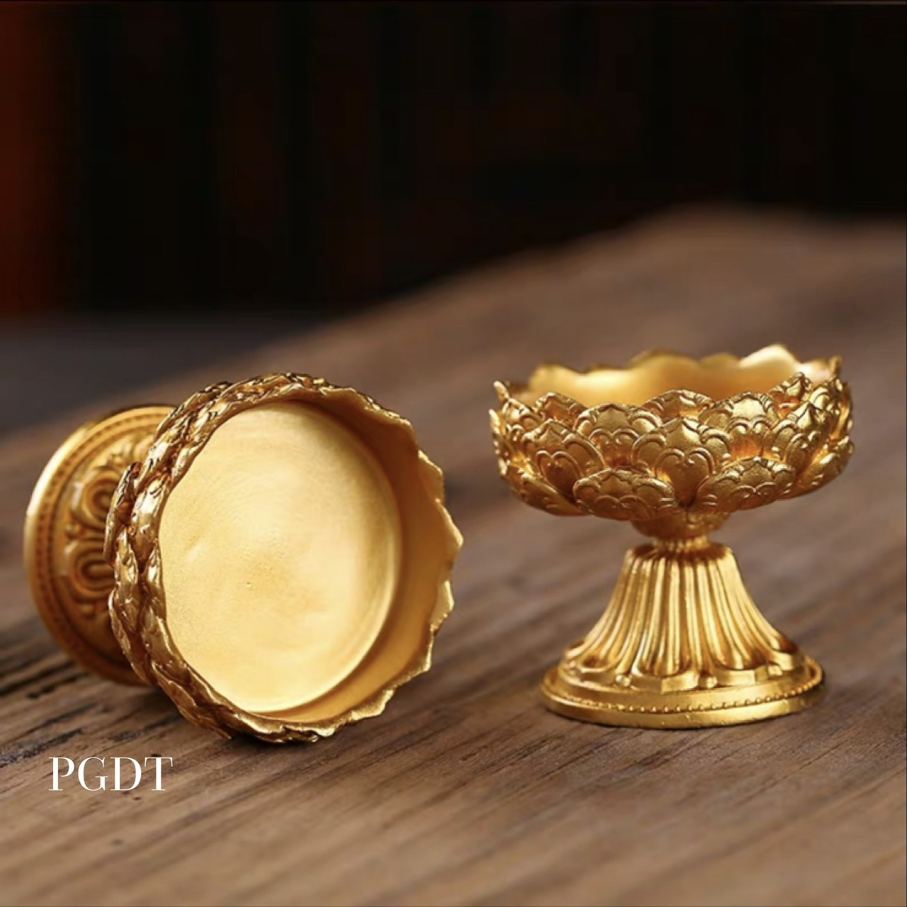 Chân sen để đèn bơ bằng đồng cỡ bé