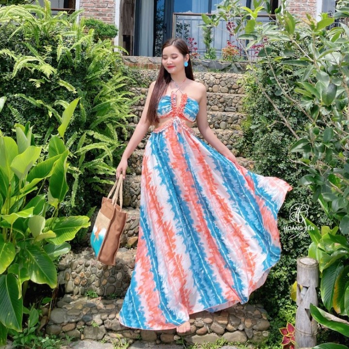 Đầm đi biển, váy maxi dáng dài xẻ ngực nhún bèo xoè rộng