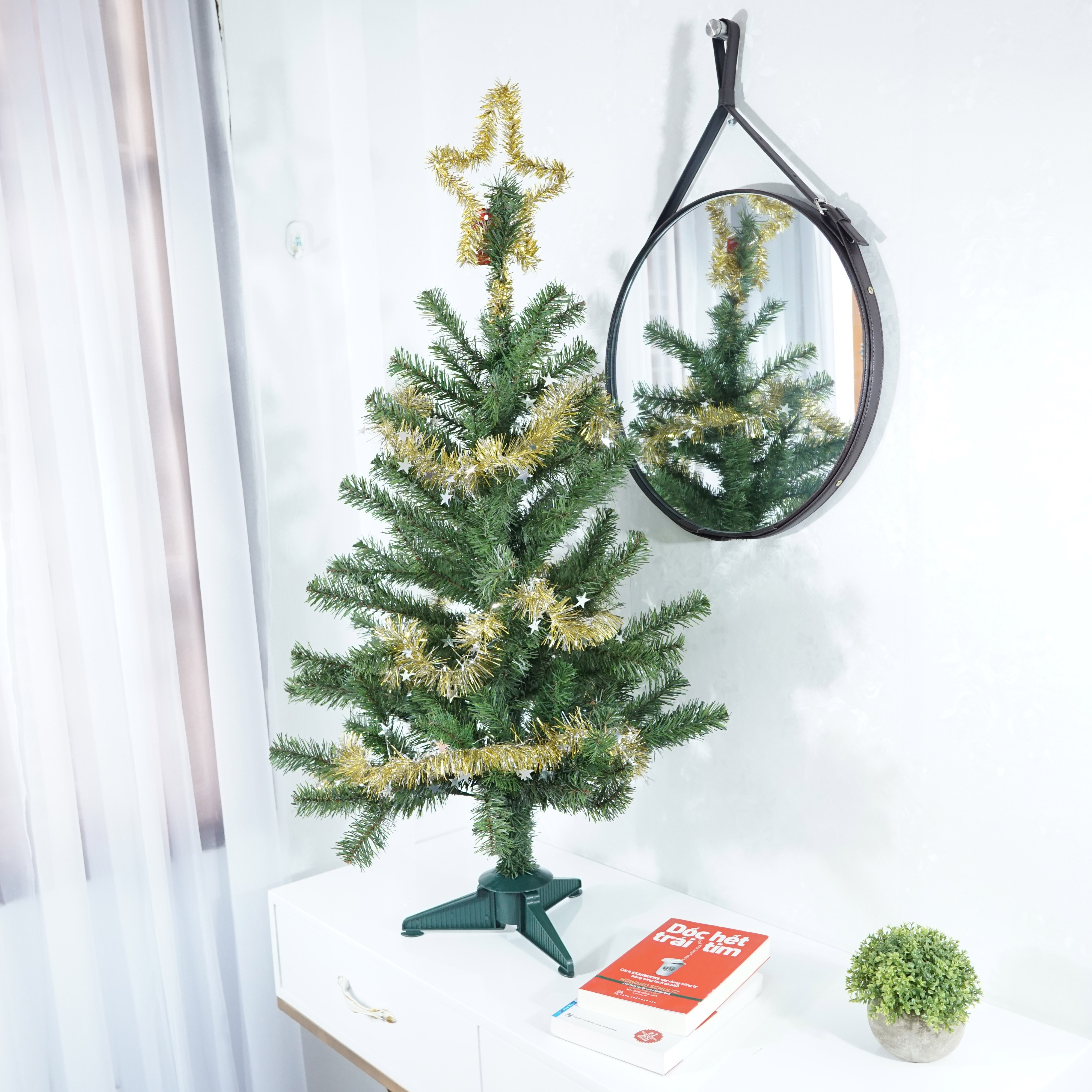 Cây thông Noel cao 90cm trang trí cực đẹp tặng dây sao đầu cành và 2 dây kim tuyến- Lá