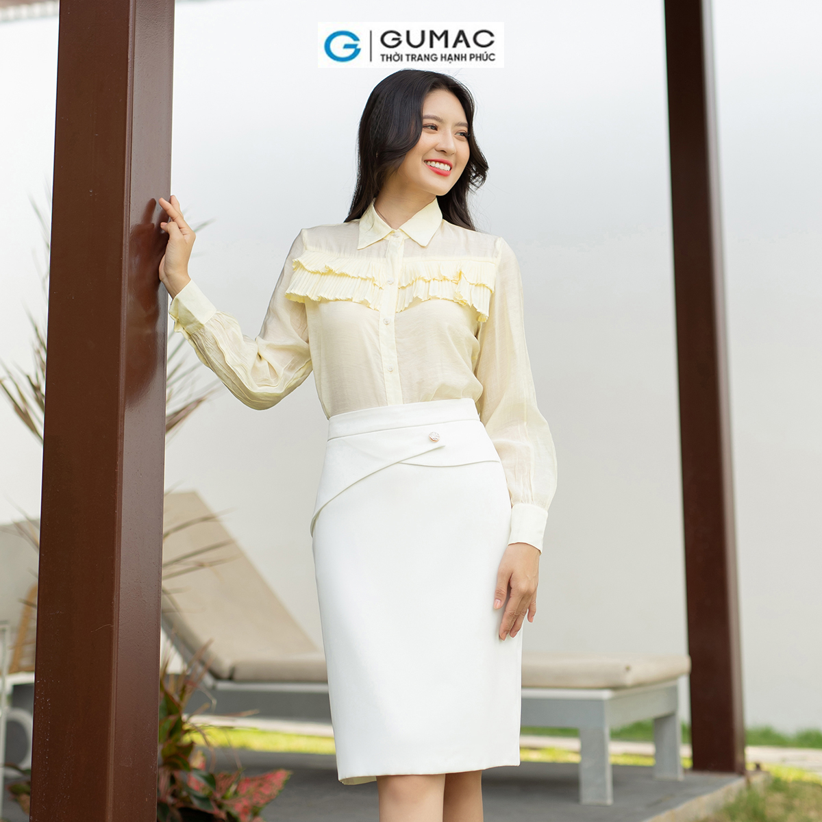 Áo sơ mi nữ phom rộng vừa đô kiểu vải tơ mềm mịn GUMAC AD08068