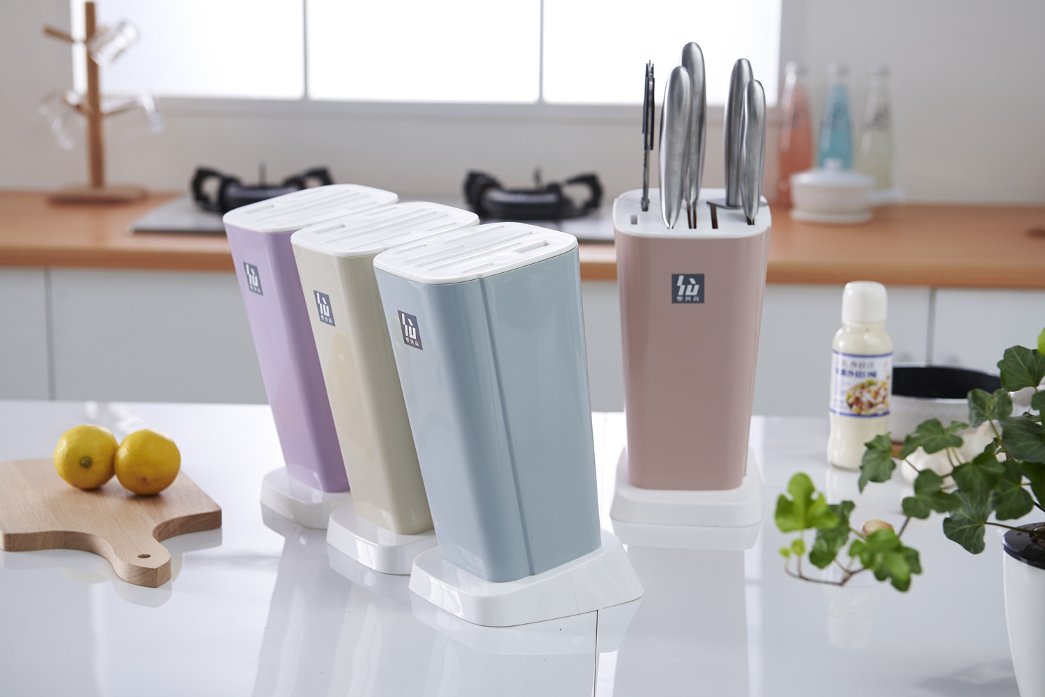 Hộp đựng dao nhà bếp 7 ngăn màu ngẫu nhiên