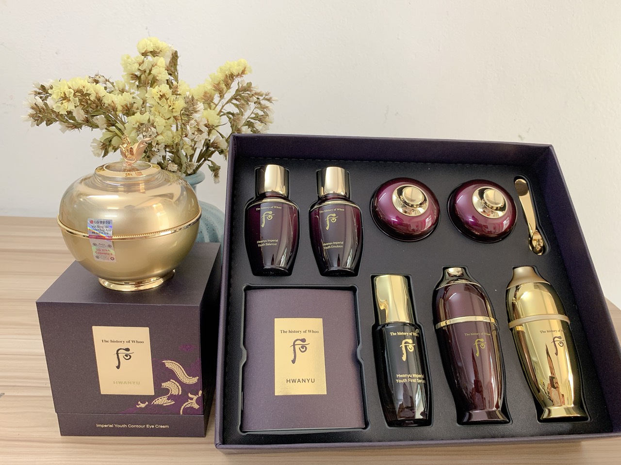 Bộ Kem dưỡng mắt thượng đỉnh WHOO HWANYU IMPERIAL YOUTH CONTOUR EYE CREAM SET
