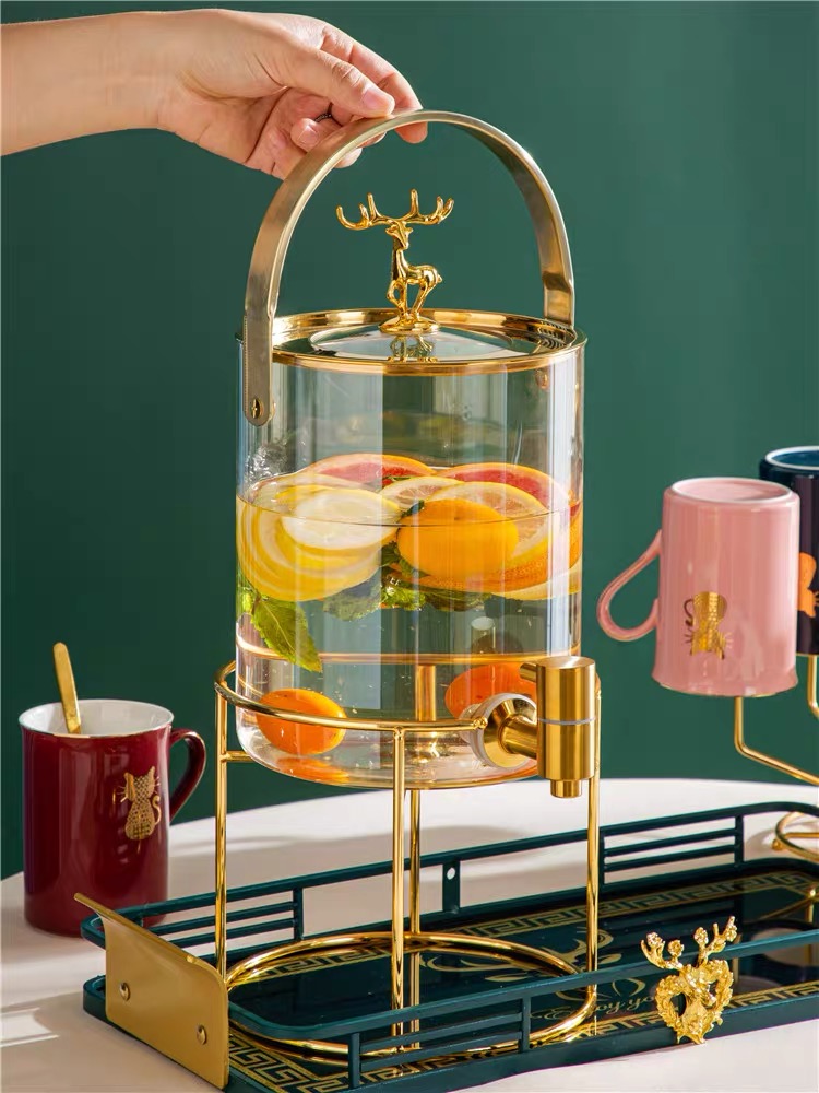 Bình đựng nước thuỷ tinh hươu mạ vàng 8L có vòi kèm chân đế cao cấp