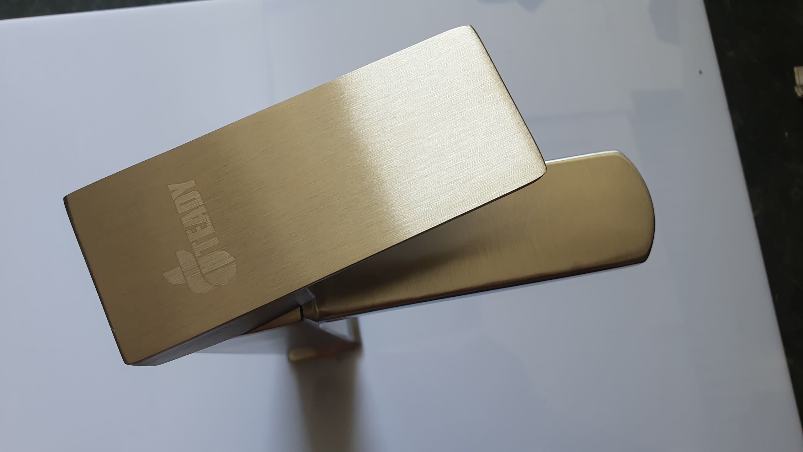 Vòi lavabo nóng lạnh inox SUS 304 Juno sofa Teady VCT- 3043B