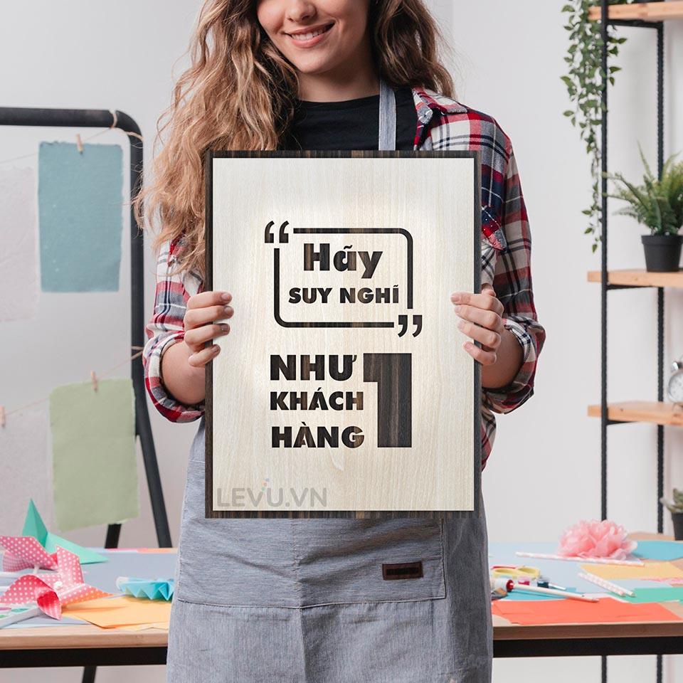 Tranh tạo động lực LEVU LV015 "Hãy suy nghĩ như một khách hàng"