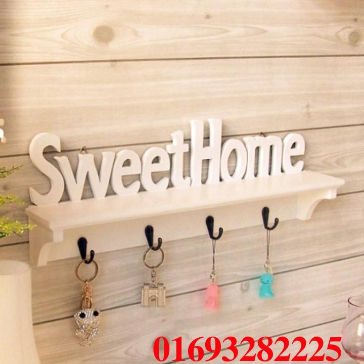 Kệ treo tường có móc khóa Sweethome