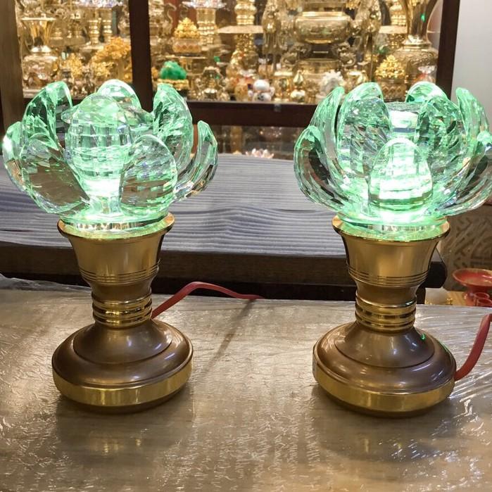Cặp Đèn cánh sen pha lê đổi màu, chân đồng cao cấp