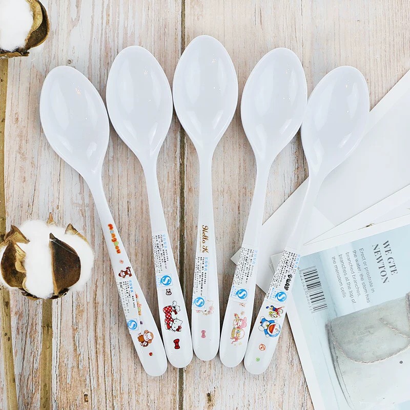 Set 5 Yếm Tam Giác Cho Bé - Tặng 1 muỗng tập ăn