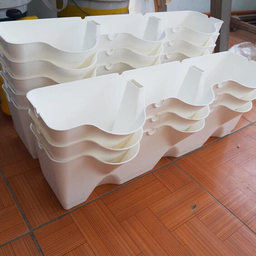 Chậu Treo Trồng Rau Ban Công Đứng Minigarden nhập khẩu Châu Âu kèm hệ thống tưới nhỏ giọt bán tự động với năng suất rau cao