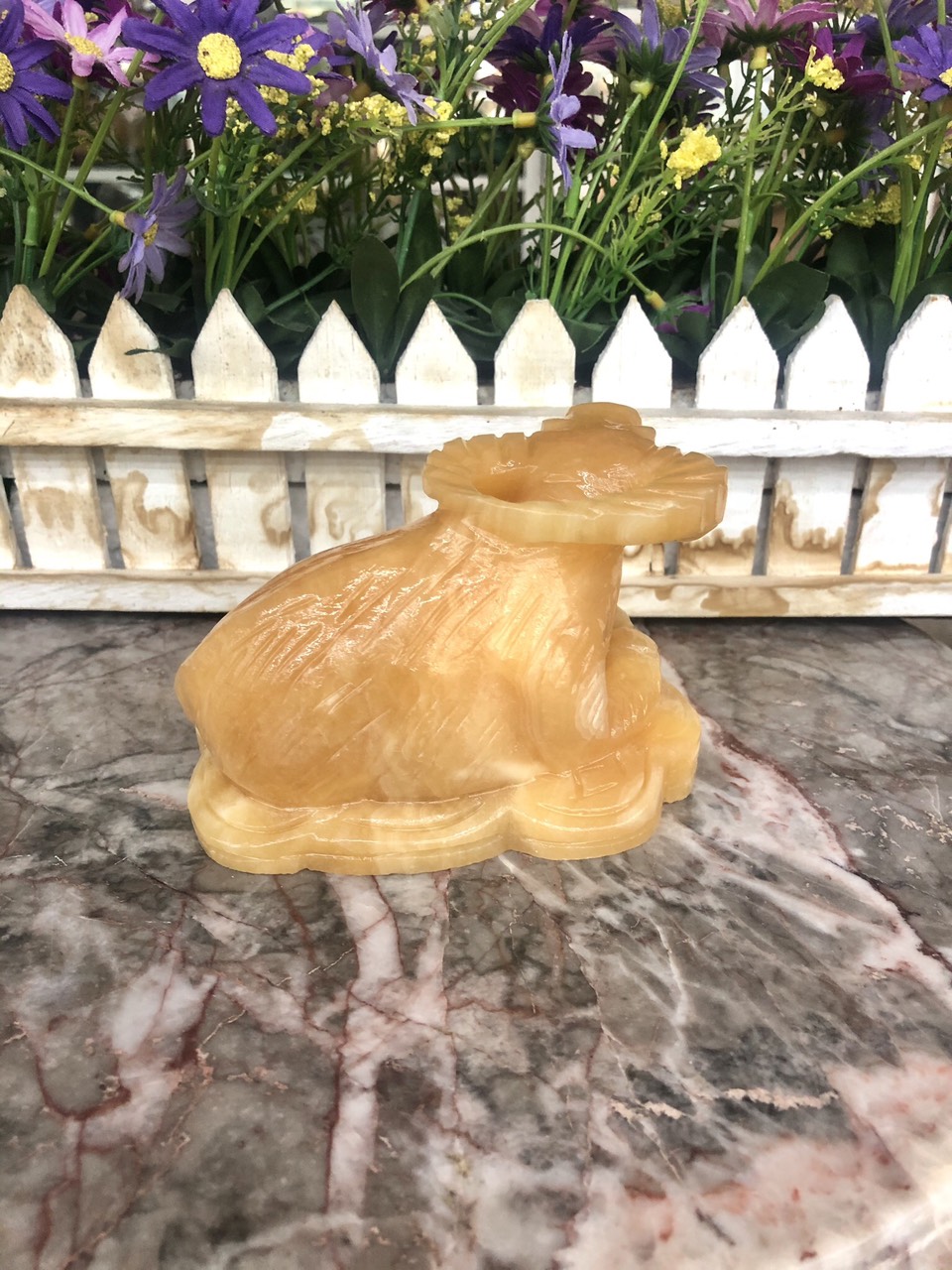 Tượng con trâu giáp phong thủy đá ngọc hoàng long đặt bàn làm việc - Dài 11 cm
