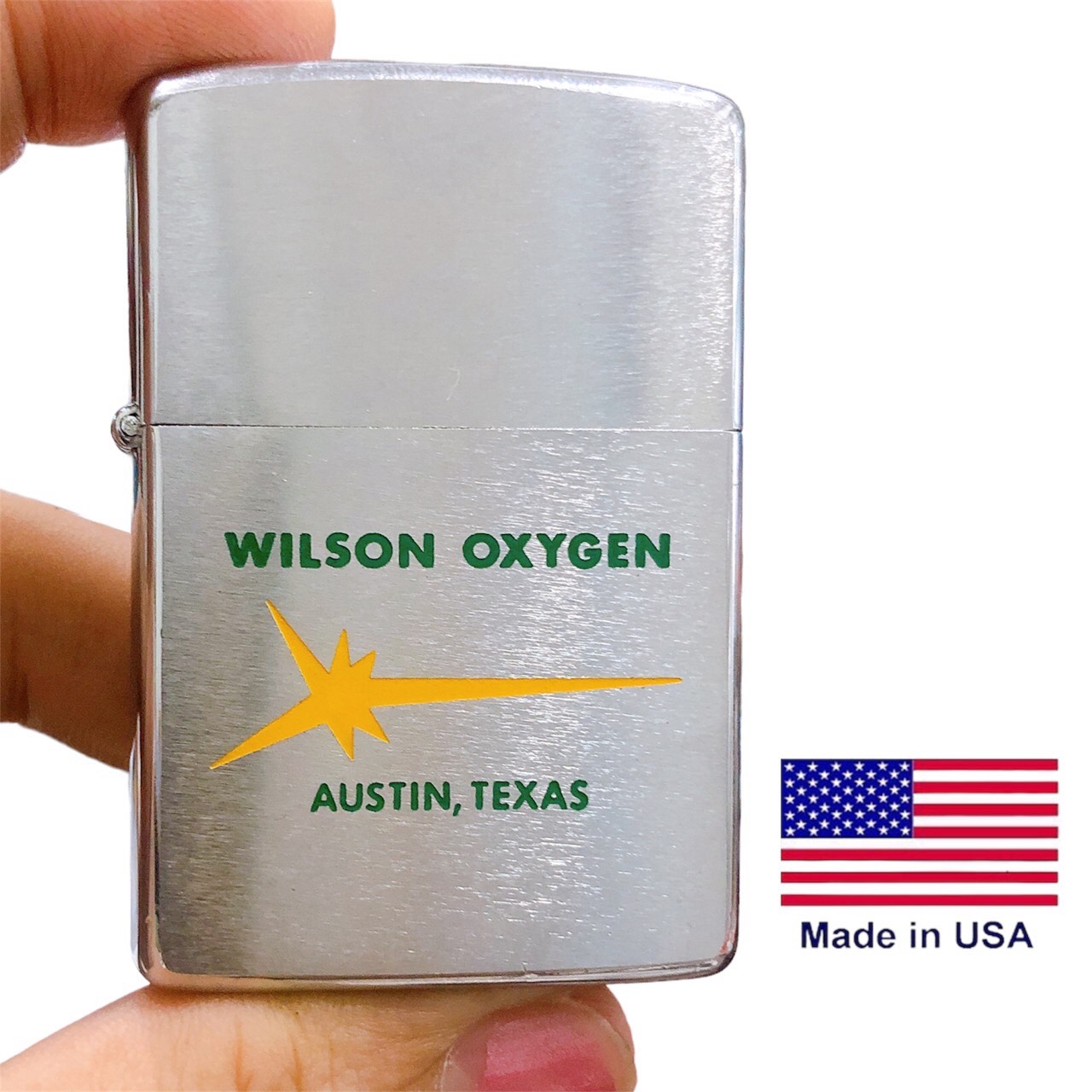 Bật lửa Ziippo Mỹ, chữ xéo- mộc ngược, Khắc ăn mòn đổ sơn chủ đề WILSON OXYGEN, sản xuất 1975