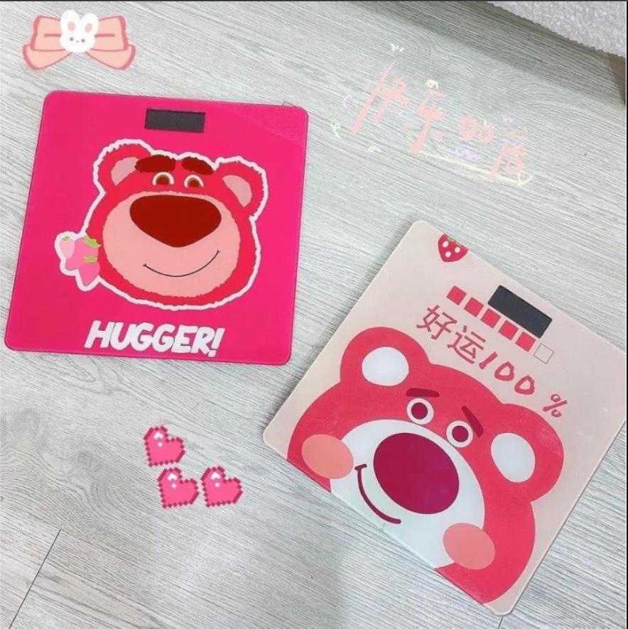 Cân điện tử sức khoẻ hình gấu hồng cute- Cân hình gấu dâu LOSTO theo dõi cân nặng gia đình độ chính xác cao tặng kèm Pin