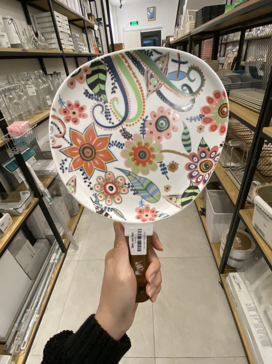 Đĩa tròn tay cầm nhỏ đựng bánh ngọt, đồ ăn