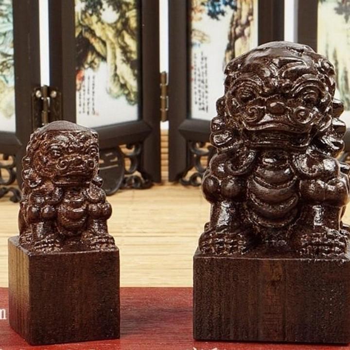 Ấn triện sư tử gỗ trưng bày thiết kế độc đáo mới mẻ tặng ảnh thiết kế Vcone