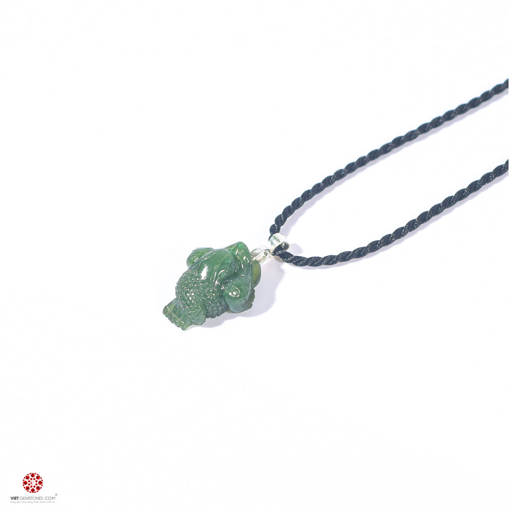 Mặt dây chuyền Thiềm Thừ Ngọc Bích - Nephrite Canada tự nhiên 100% đem lại tài lộc, danh vọng - Hợp tất cả các mệnh | VietGemstones